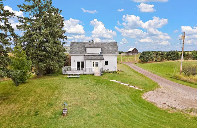 $825,000 | 3974 West Pioneer Road, Duluth, MN 55803