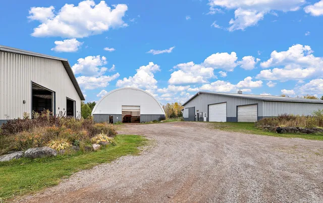 $825,000 | 3974 West Pioneer Road, Duluth, MN 55803