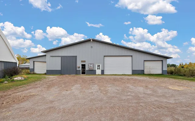 $825,000 | 3974 West Pioneer Road, Duluth, MN 55803