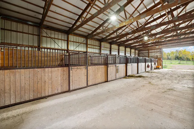 $825,000 | 3974 West Pioneer Road, Duluth, MN 55803