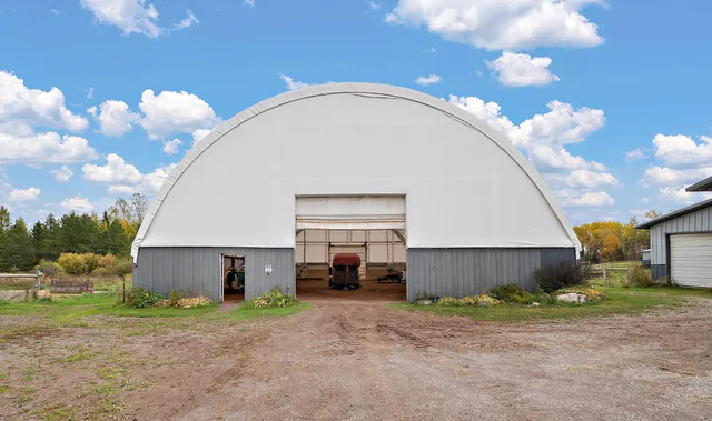 $825,000 | 3974 West Pioneer Road, Duluth, MN 55803