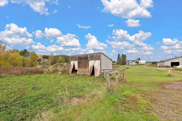 $825,000 | 3974 West Pioneer Road, Duluth, MN 55803