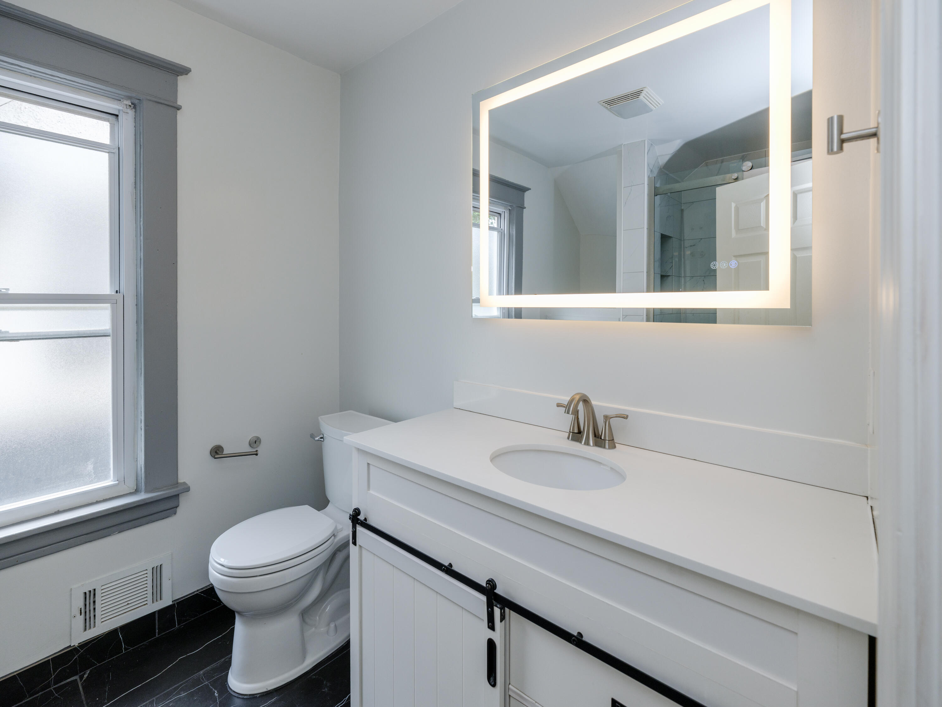 813 Reed Street Kalamazoo, MI 49001 - Photo 13 of 24 813 Reed Ave-113