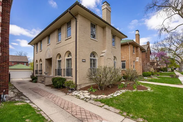 $575,000 | 1215 Linden Avenue, Oak Park, IL 60302