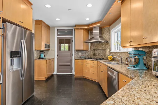 $575,000 | 1215 Linden Avenue, Oak Park, IL 60302