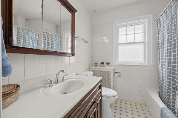 $575,000 | 1215 Linden Avenue, Oak Park, IL 60302