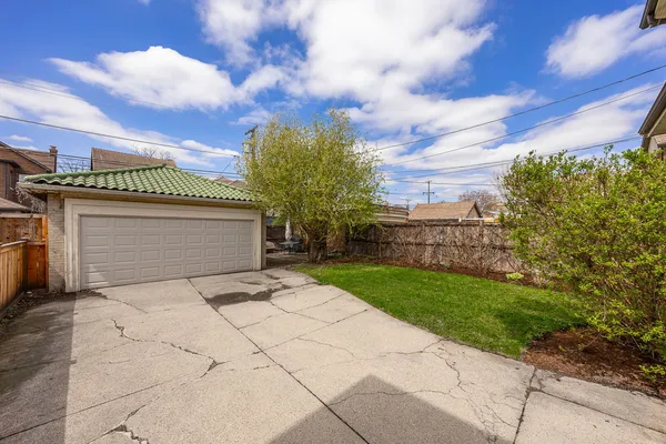 $575,000 | 1215 Linden Avenue, Oak Park, IL 60302