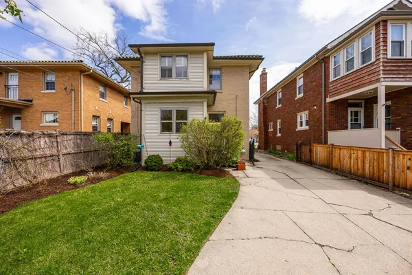 $575,000 | 1215 Linden Avenue, Oak Park, IL 60302