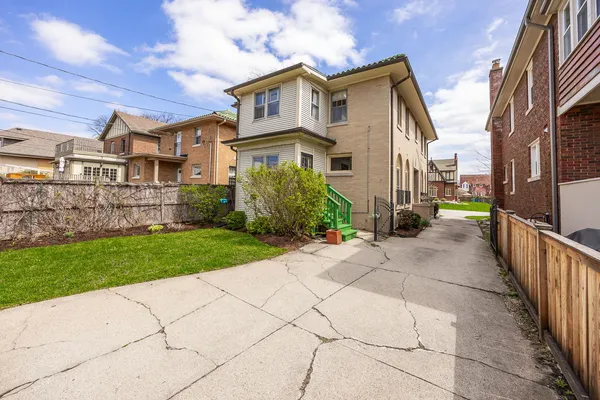 $575,000 | 1215 Linden Avenue, Oak Park, IL 60302