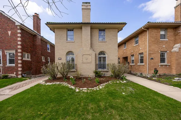 $575,000 | 1215 Linden Avenue, Oak Park, IL 60302