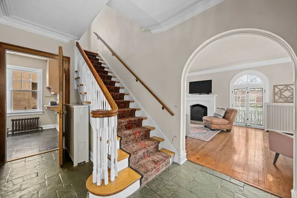 $575,000 | 1215 Linden Avenue, Oak Park, IL 60302