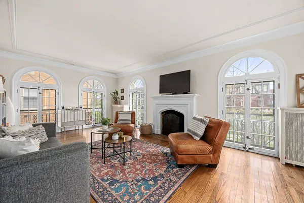 $575,000 | 1215 Linden Avenue, Oak Park, IL 60302
