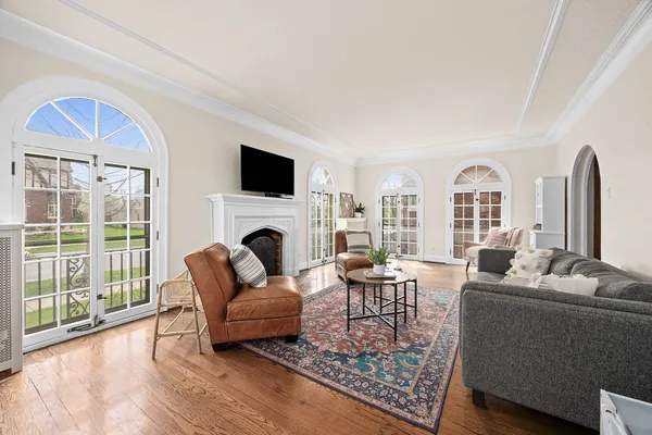$575,000 | 1215 Linden Avenue, Oak Park, IL 60302