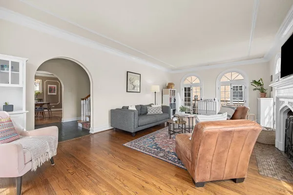 $575,000 | 1215 Linden Avenue, Oak Park, IL 60302