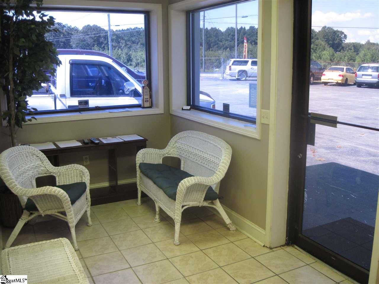 101 Greenpond Road Fountain Inn, SC 29644 - Photo 4 of 30