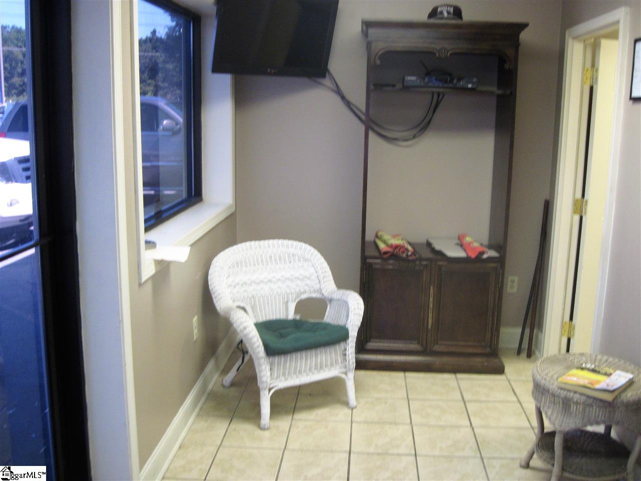 101 Greenpond Road Fountain Inn, SC 29644 - Photo 5 of 30