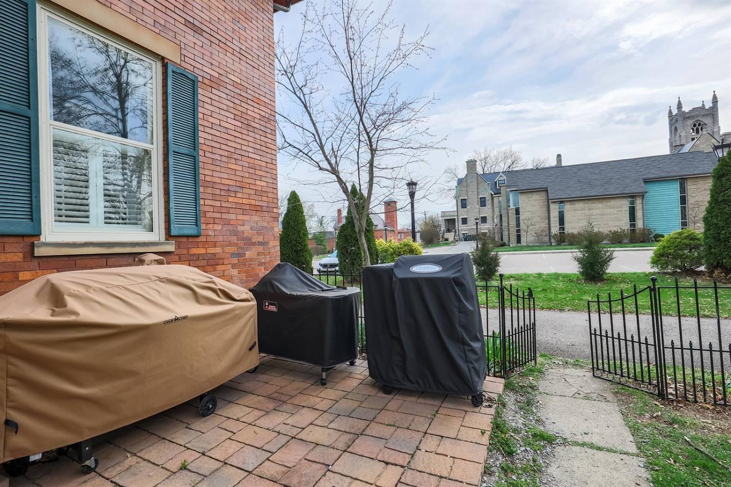 23 East Sharon Road Cincinnati, OH 45246 - Photo 20 of 30