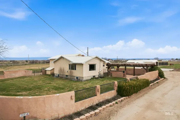 $750,000 | 28656 Old Highway 30, Caldwell, ID 83607