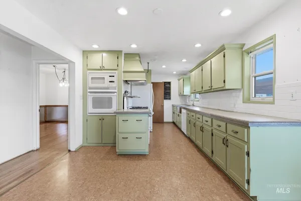 $750,000 | 28656 Old Highway 30, Caldwell, ID 83607