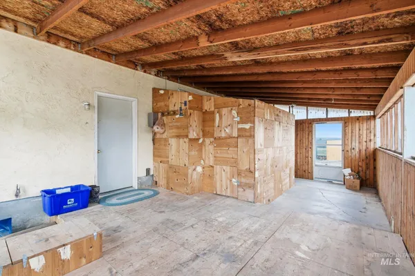 $750,000 | 28656 Old Highway 30, Caldwell, ID 83607