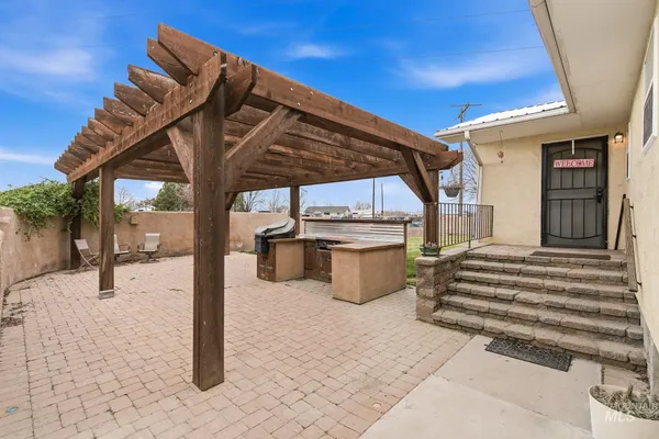 $750,000 | 28656 Old Highway 30, Caldwell, ID 83607