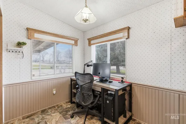 $750,000 | 28656 Old Highway 30, Caldwell, ID 83607