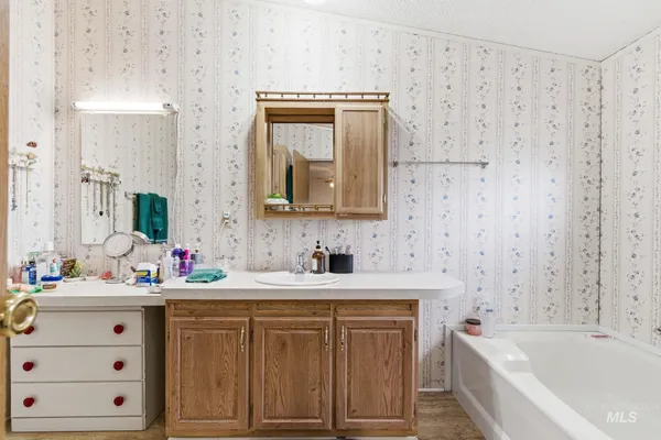 $750,000 | 28656 Old Highway 30, Caldwell, ID 83607