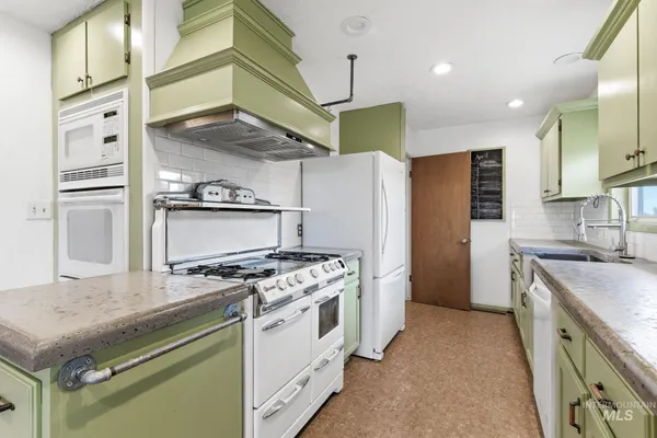 $750,000 | 28656 Old Highway 30, Caldwell, ID 83607