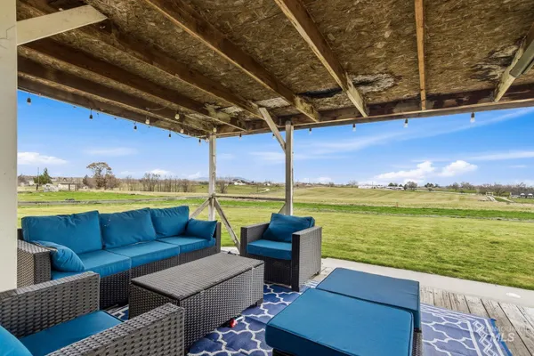 $750,000 | 28656 Old Highway 30, Caldwell, ID 83607