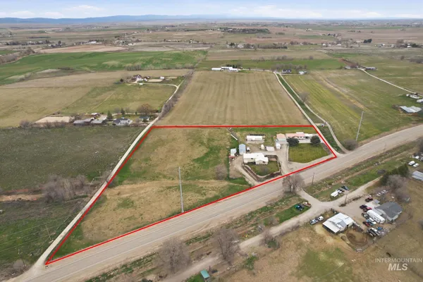 $750,000 | 28656 Old Highway 30, Caldwell, ID 83607