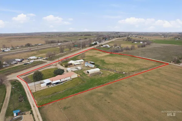 $750,000 | 28656 Old Highway 30, Caldwell, ID 83607