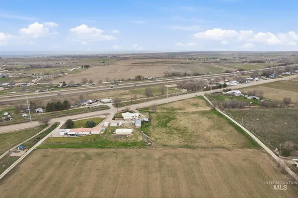 $750,000 | 28656 Old Highway 30, Caldwell, ID 83607