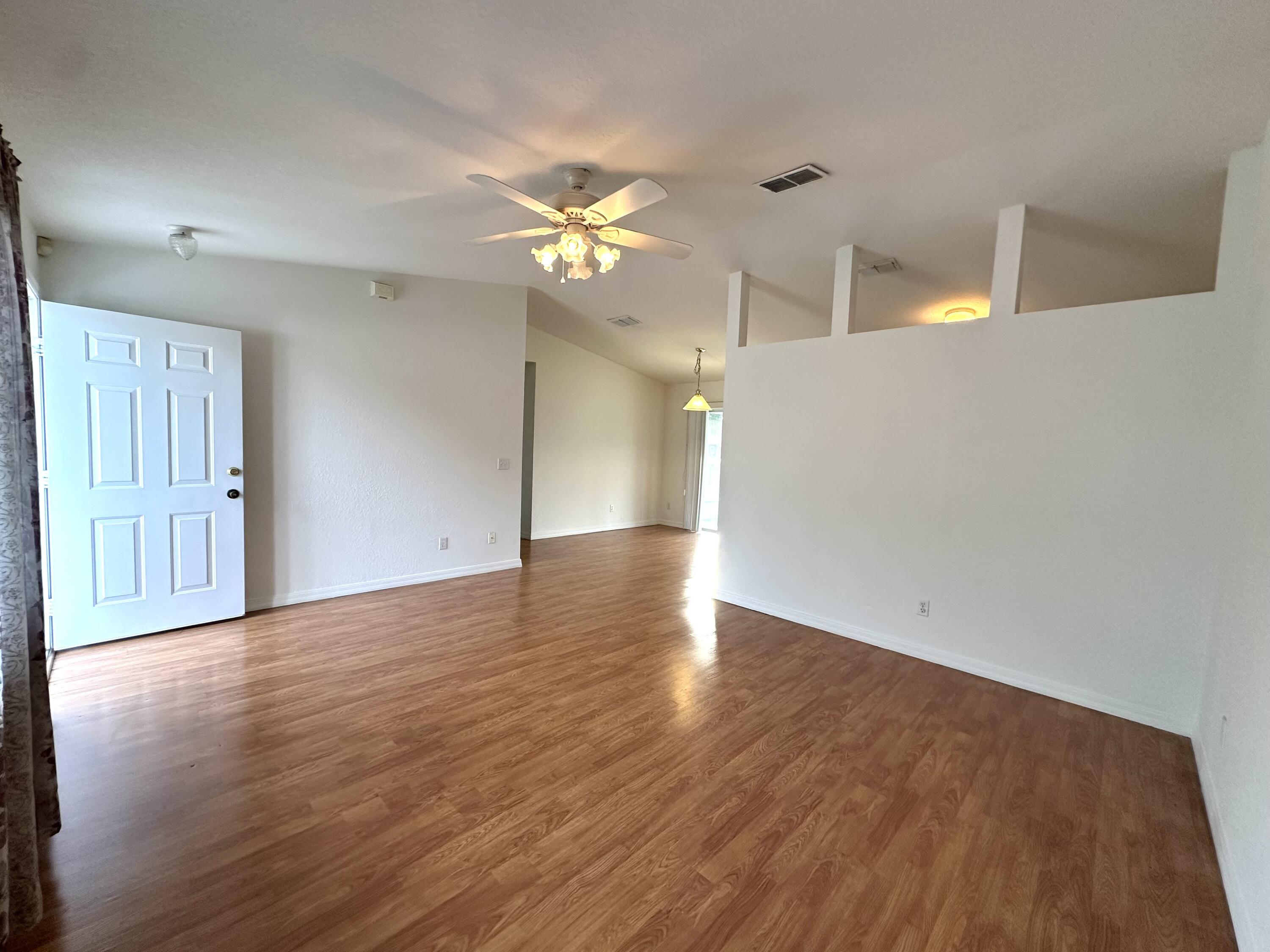 10312 Southwest 61st Terrace Road Ocala, FL 34476 - Photo 4 of 18 IMG_4782