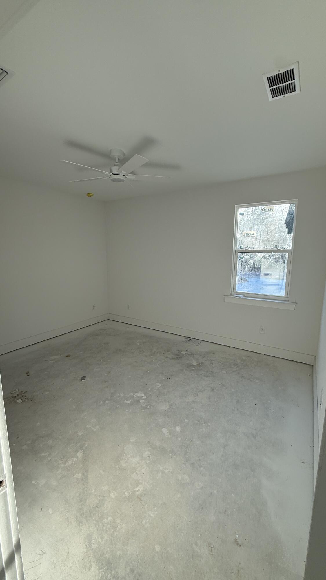 4181 Luar Chipley, FL 32428 - Photo 12 of 28 an empty room