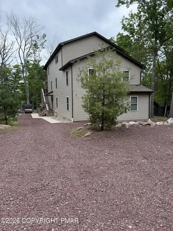 $1,949,900 | 74 Lakeview Drive, Lake Harmony, PA 18624