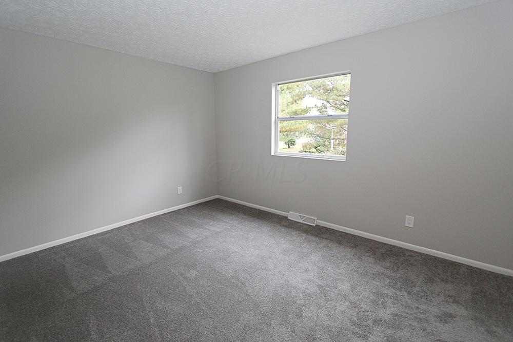 328 Wendell Road Southwest Reynoldsburg, OH 43068 - Photo 15 of 21