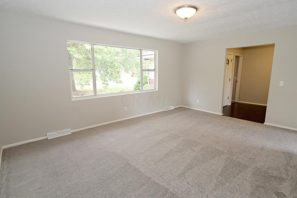 328 Wendell Road Southwest Reynoldsburg, OH 43068 - Photo 5 of 21