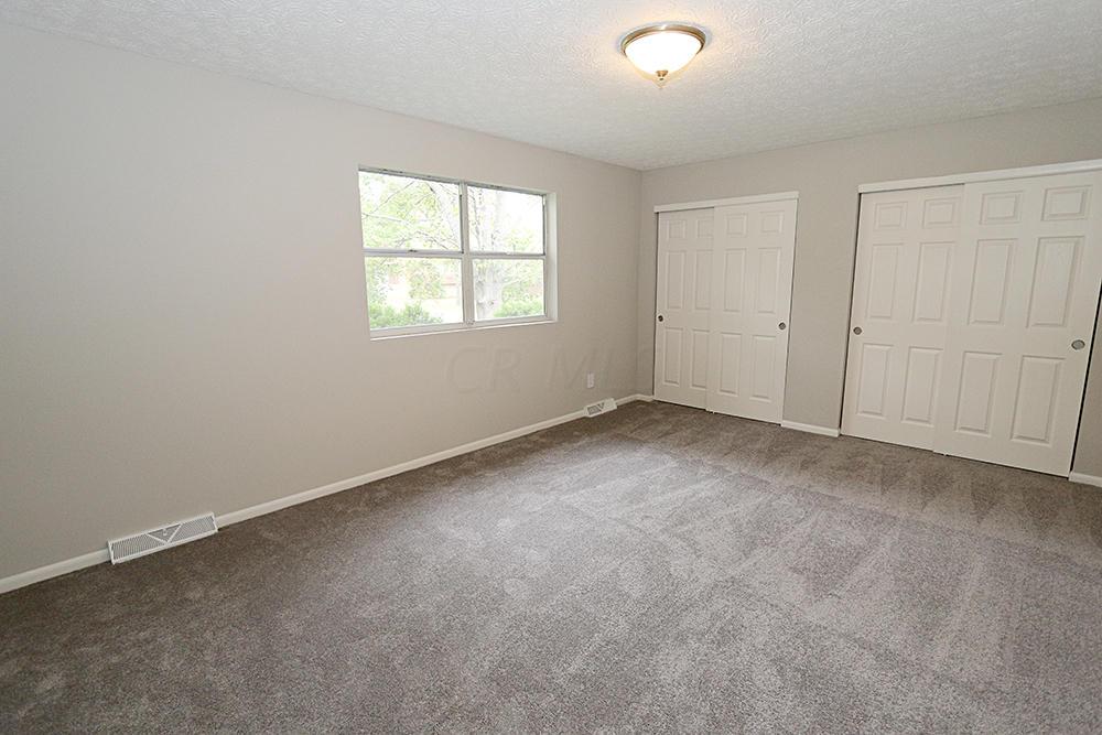 328 Wendell Road Southwest Reynoldsburg, OH 43068 - Photo 10 of 21