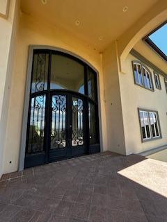 15169 Moccasin Ranch Road Coulterville, CA 95311 - Photo 5 of 15 a view of a big room with windows