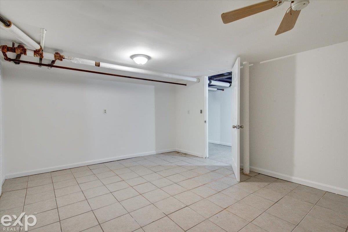 16157 Stephens Road Eastpointe, MI 48021 - Photo 32 of 32 50094835-31.JPG