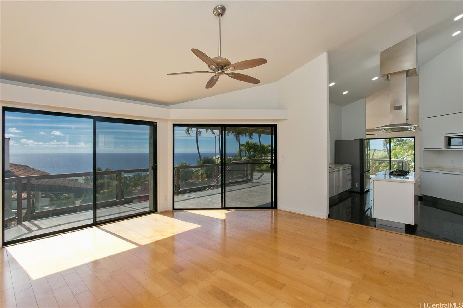 600 Kahiau Loop Honolulu, HI 96821 - Photo 6 of 19 a view of an empty room with a window