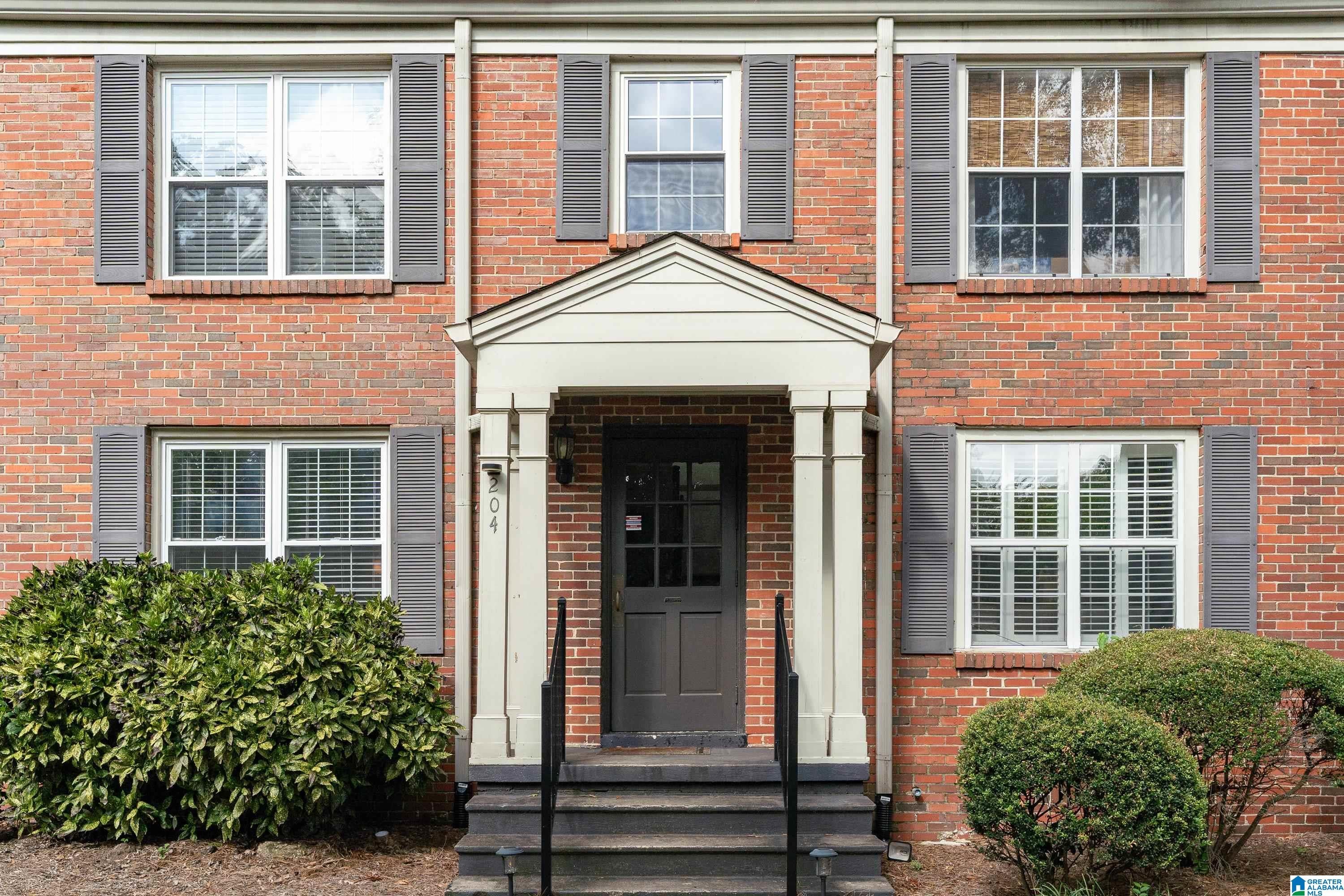 204 Fox Hall Road, Unit 204B Mountain Brook, AL 35213 - Photo 3 of 25 Gallery Image 3