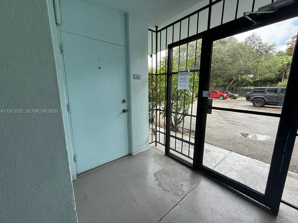 $2,350 | 2539 South Bayshore Drive, Unit 226AR, Miami, FL 33133
