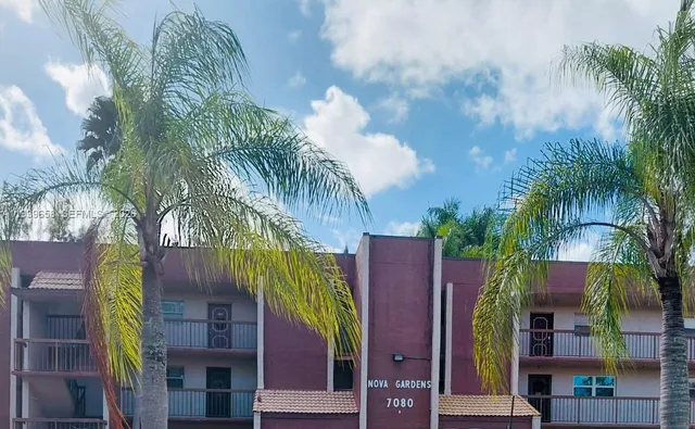 $1,200 | 7080 Nova Drive, Unit 306B, Davie, FL 33317