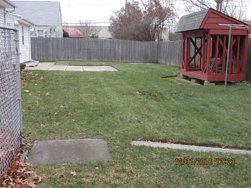 12 Inman Avenue Warwick, RI 02886 - Photo 17 of 21 Yard/Garden.