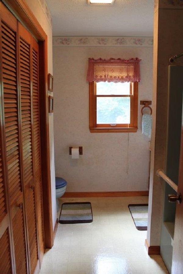 349 Cox Store Road Southwest Floyd, VA 24091 - Photo 26 of 47 Hall Bath 2