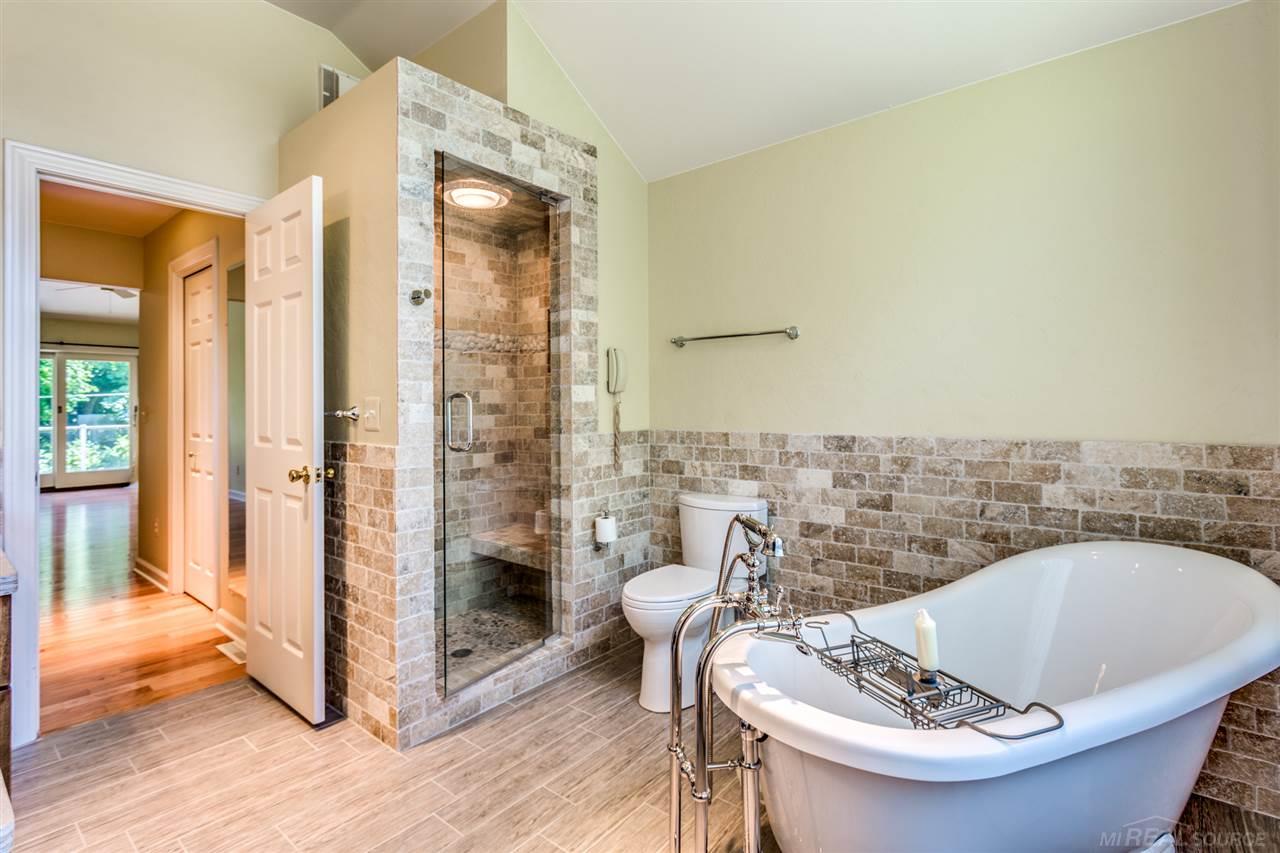 6311 Lakeshore Road Lexington, MI 48450 - Photo 33 of 82 50044038-33.JPG