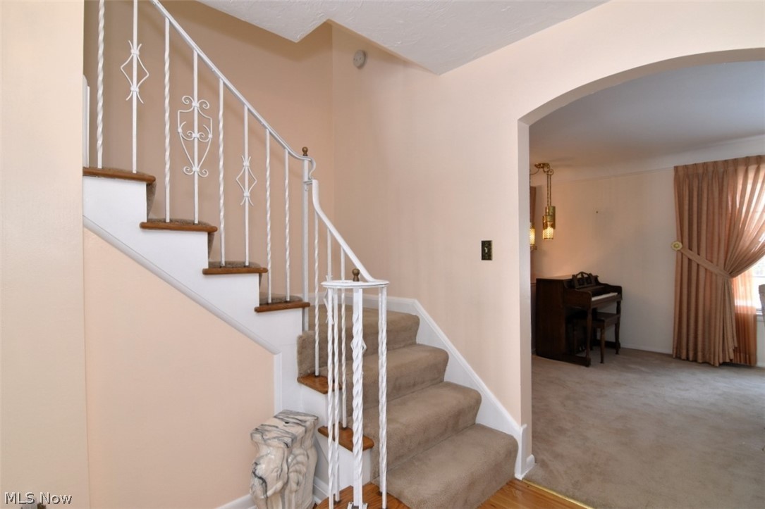 15991 Henley Road Cleveland, OH 44112 - Photo 5 of 36 Stairs to 2nd floor off entryway