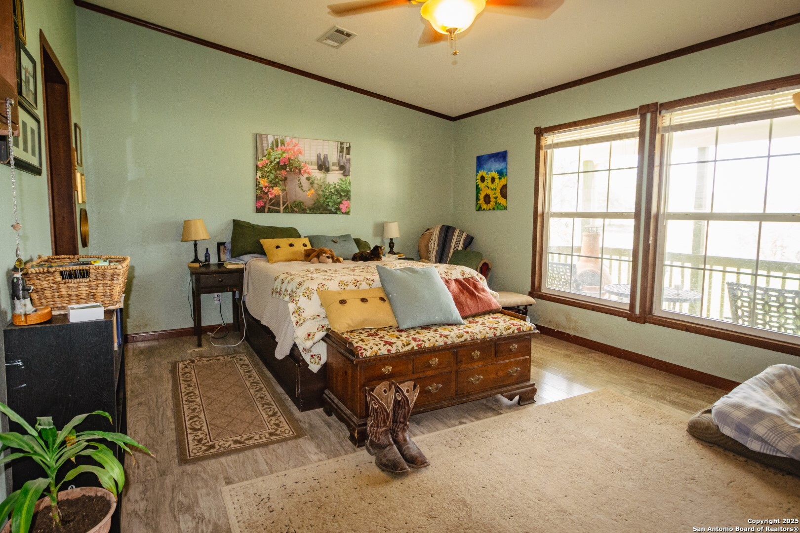 26701 Fm 470 Utopia, TX 78884 - Photo 11 of 36 a living room with furniture and a flat screen tv