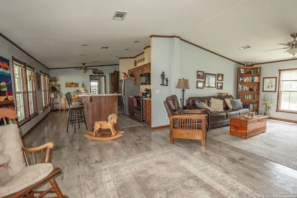 $359,000 | 26701 Fm 470, Utopia, TX 78884